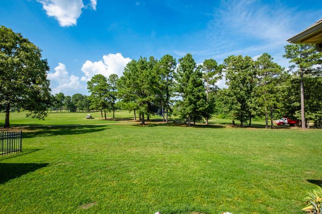 8 Village Way, Maumelle, AR 72113