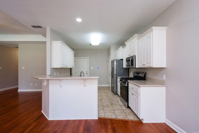 8 Village Way, Maumelle, AR 72113