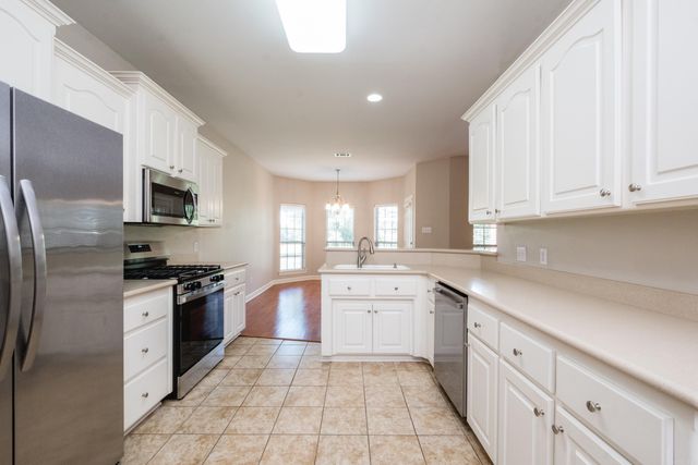 8 Village Way, Maumelle, AR 72113