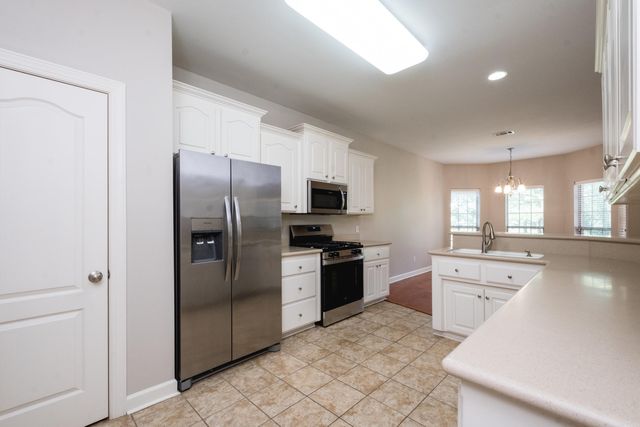 8 Village Way, Maumelle, AR 72113