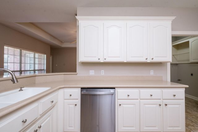 8 Village Way, Maumelle, AR 72113