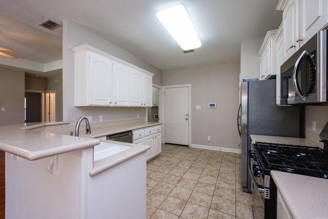 8 Village Way, Maumelle, AR 72113