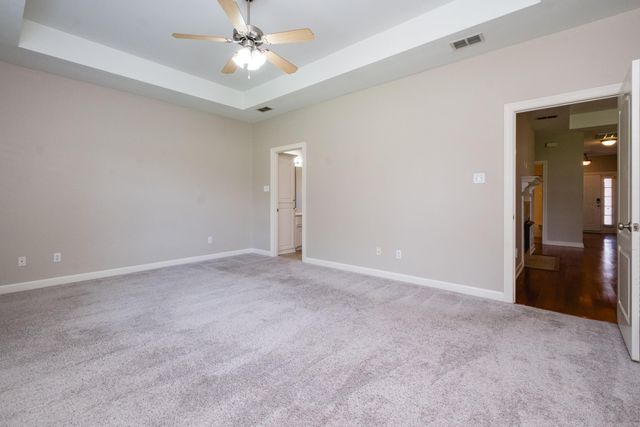 8 Village Way, Maumelle, AR 72113