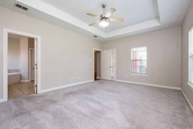 8 Village Way, Maumelle, AR 72113
