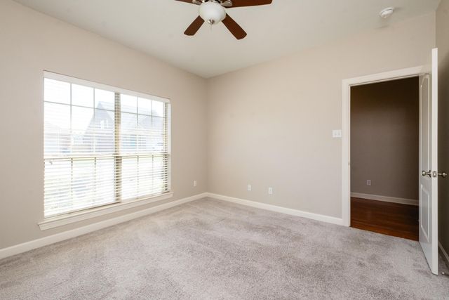 8 Village Way, Maumelle, AR 72113