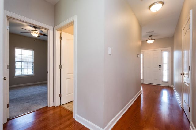 8 Village Way, Maumelle, AR 72113