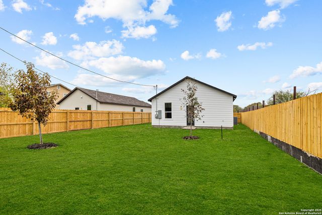 135 Sligo, San Antonio, TX 78223