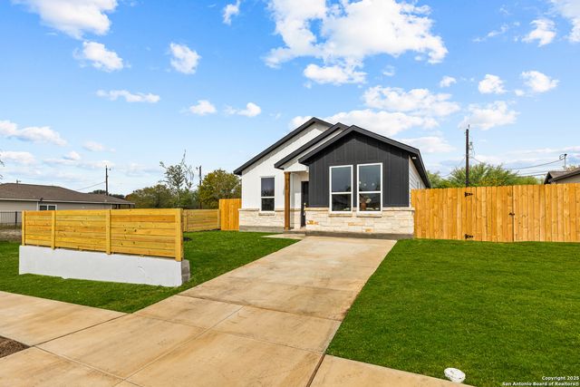 135 Sligo, San Antonio, TX 78223