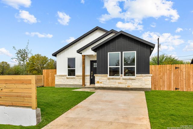 135 Sligo, San Antonio, TX 78223