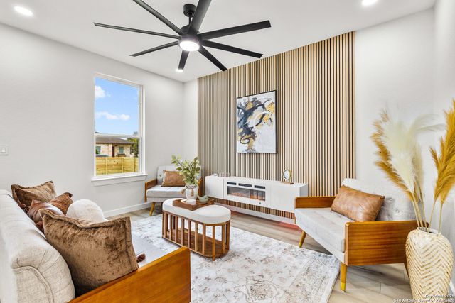 135 Sligo, San Antonio, TX 78223