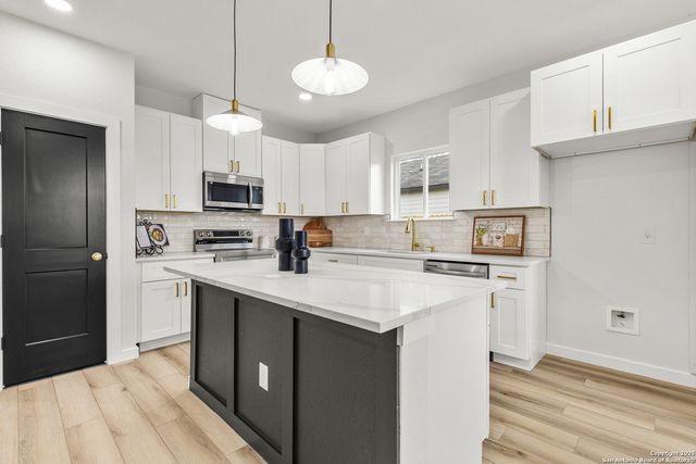 135 Sligo, San Antonio, TX 78223