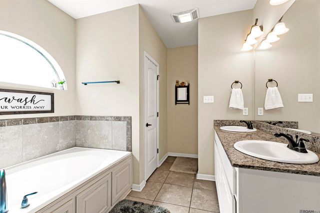 10697 Wrigley Field Ave, Denham Springs, LA 70726