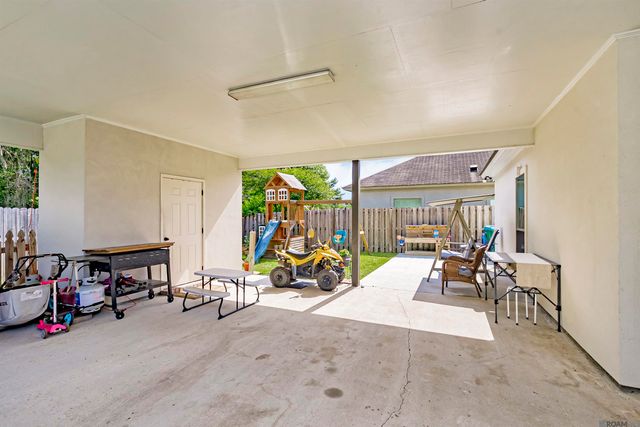 10697 Wrigley Field Ave, Denham Springs, LA 70726