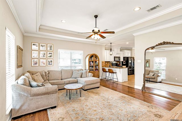 10697 Wrigley Field Ave, Denham Springs, LA 70726