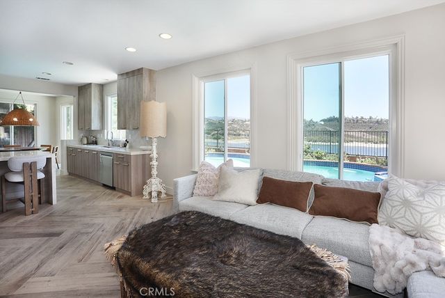 91 Windswept Way, Mission Viejo, CA 92692