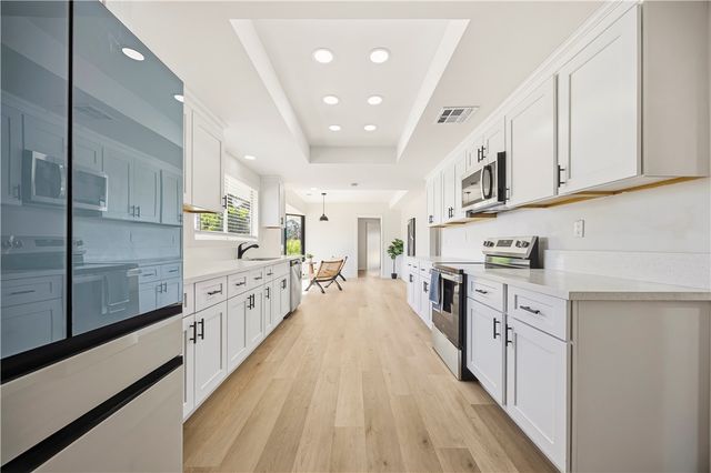 3401 Broadmoor Boulevard, San Bernardino, CA 92404