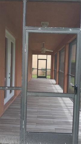 2054 Willow Branch Dr, Cape Coral, FL 33991