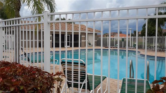 2054 Willow Branch Dr, Cape Coral, FL 33991