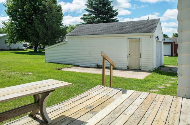 325 S Evans Road, Evansdale, IA 50707