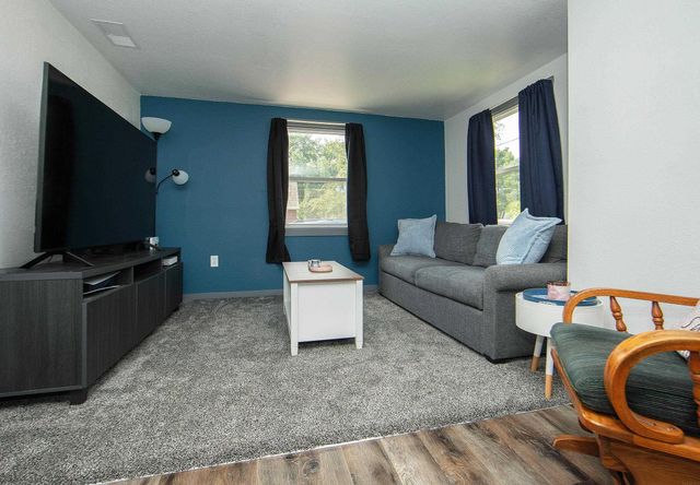 325 S Evans Road, Evansdale, IA 50707