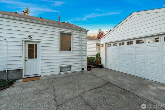 13203 2nd Avenue NW, Seattle, WA 98177