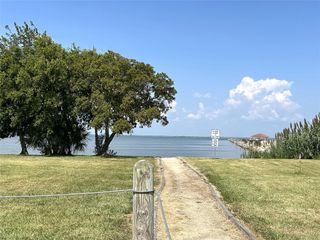 128 Shadylawn Street, Shoreacres, TX 77571