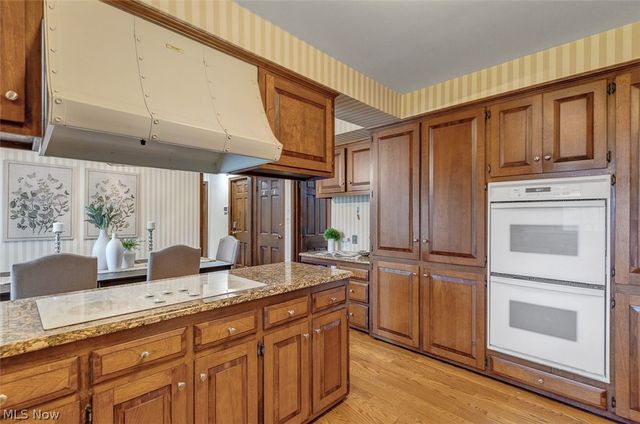 5045 Clubside Road, Lyndhurst, OH 44124