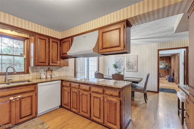 5045 Clubside Road, Lyndhurst, OH 44124