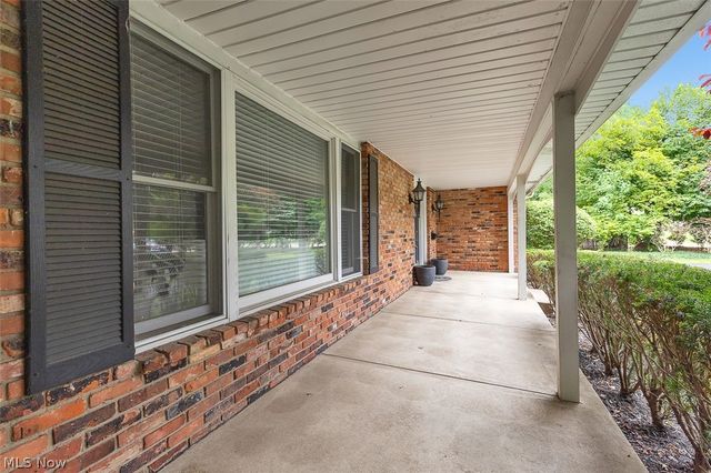 5045 Clubside Road, Lyndhurst, OH 44124