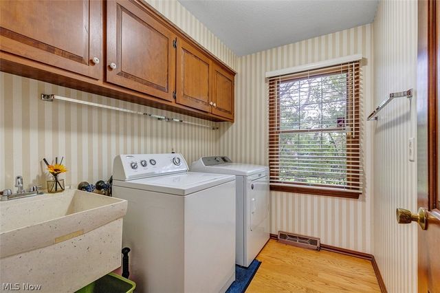 5045 Clubside Road, Lyndhurst, OH 44124