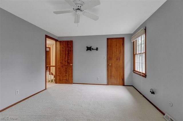 5045 Clubside Road, Lyndhurst, OH 44124