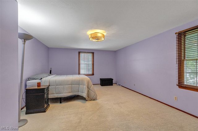 5045 Clubside Road, Lyndhurst, OH 44124