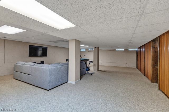 5045 Clubside Road, Lyndhurst, OH 44124