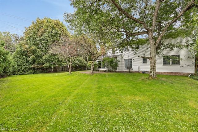 5045 Clubside Road, Lyndhurst, OH 44124