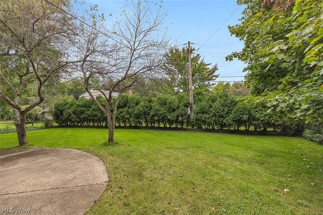 5045 Clubside Road, Lyndhurst, OH 44124