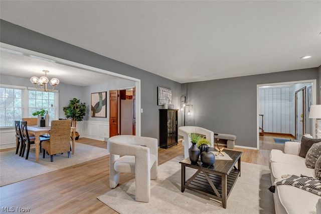 5045 Clubside Road, Lyndhurst, OH 44124