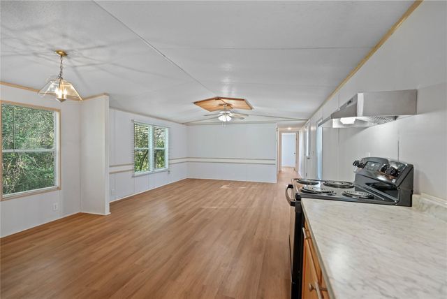71 Road 5221, Cleveland, TX 77327
