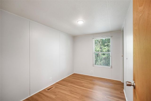 71 Road 5221, Cleveland, TX 77327