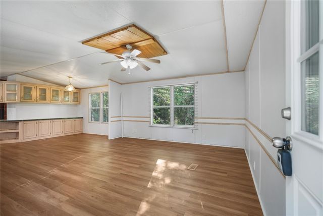 71 Road 5221, Cleveland, TX 77327
