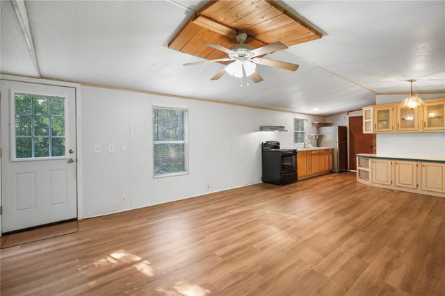 71 Road 5221, Cleveland, TX 77327