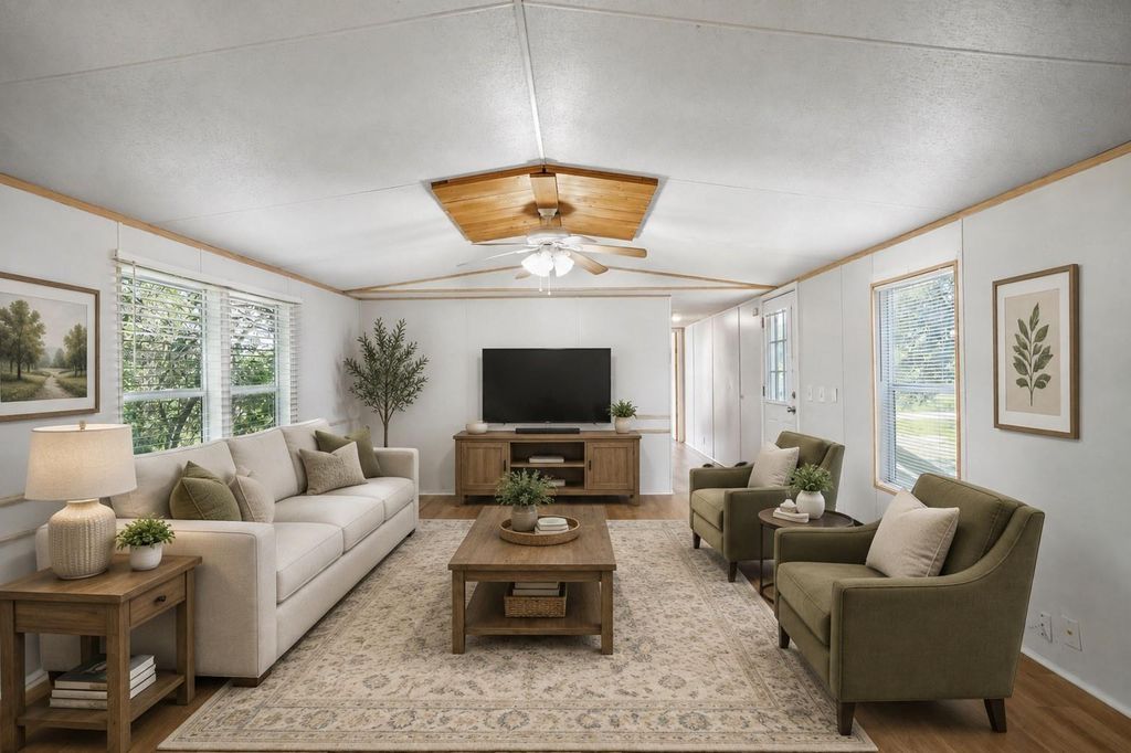 71 Road 5221, Cleveland, TX 77327