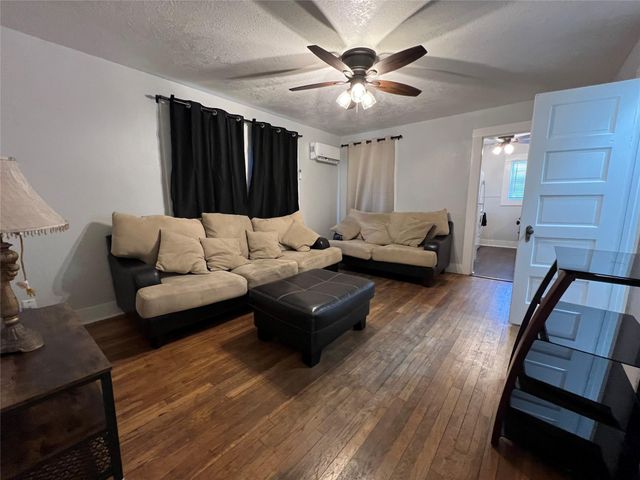 617 12th Street 3, Huntsville, TX 77340