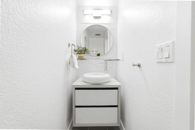19850 Portal Plaza, Cupertino, CA 95014