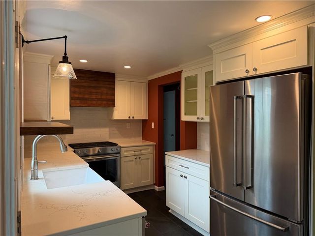 4300 W 71st Terrace, Prairie Village, KS 66208