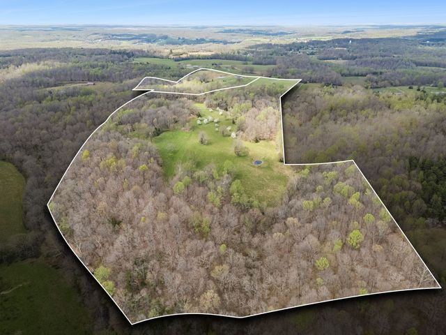 901 Town Branch Rd, Charlotte, TN 37036