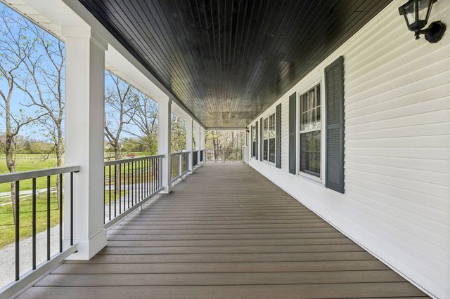 901 Town Branch Rd, Charlotte, TN 37036