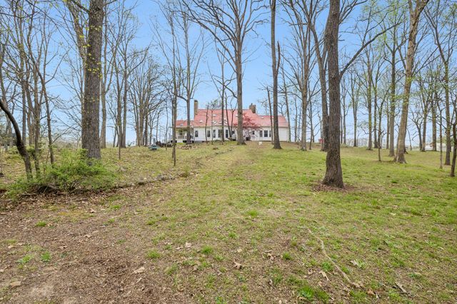 901 Town Branch Rd, Charlotte, TN 37036