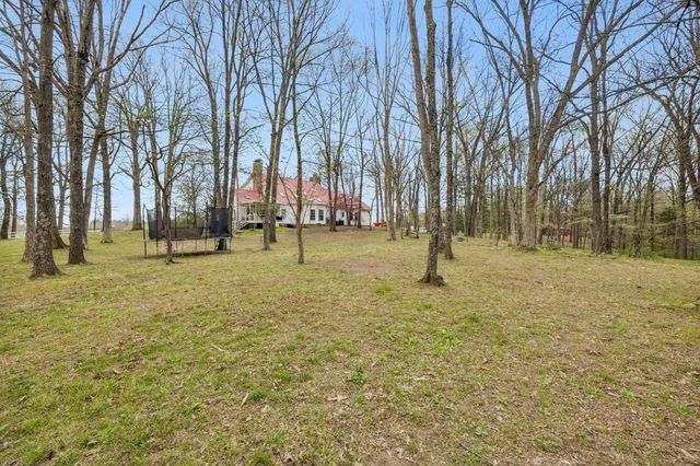 901 Town Branch Rd, Charlotte, TN 37036