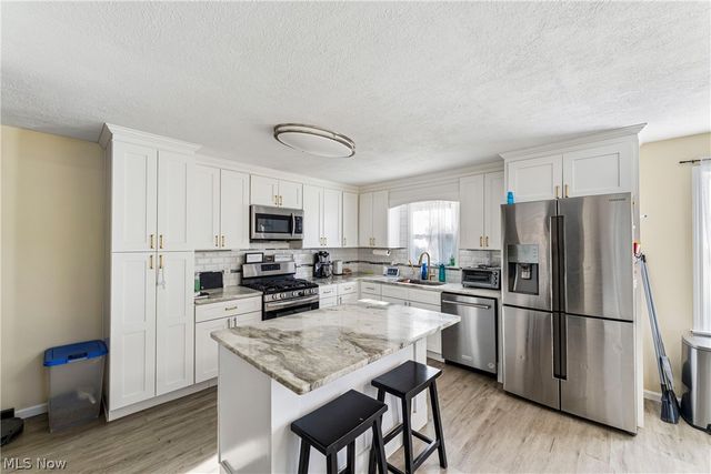 6711 Norwalk Road, Medina, OH 44256