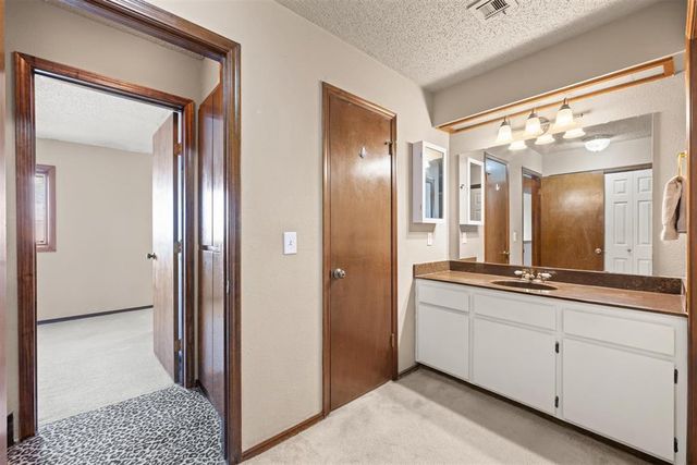 10033 Hefner Village Terrace, Oklahoma City, OK 73162